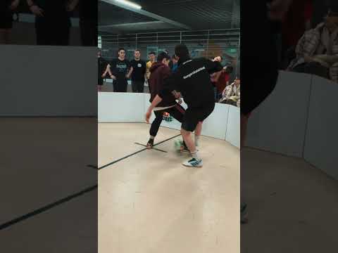 Adjatok kötényeket! #1v1 #panna #pannafootball #nutmeg #1vs1 #cageball
